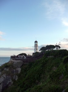 barefoot_path_light_house_plain