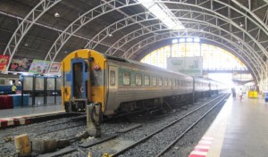 bangkok_train_hua_lampong