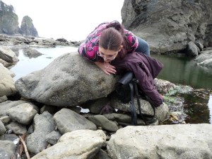 me_looking_at_the_star_fish